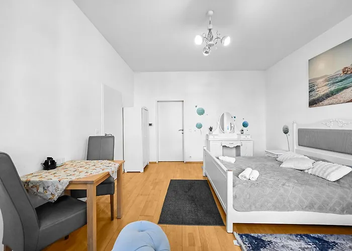 Three-bedroom Delight, King-size Beds Apartmán *
