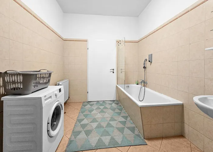 Three-bedroom Delight, King-size Beds * Vídeň